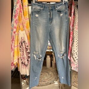 American Eagle Outfitters Light Wash Distressed Mom Jeans